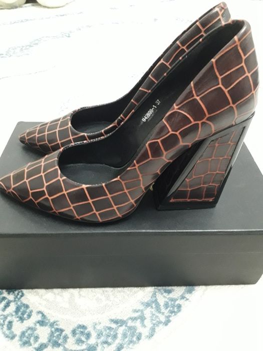 Туфли Vitacci оригинал размер  37