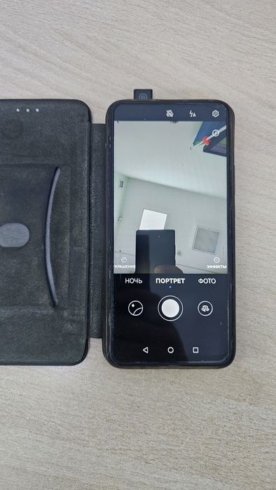 Продам телефон срочно