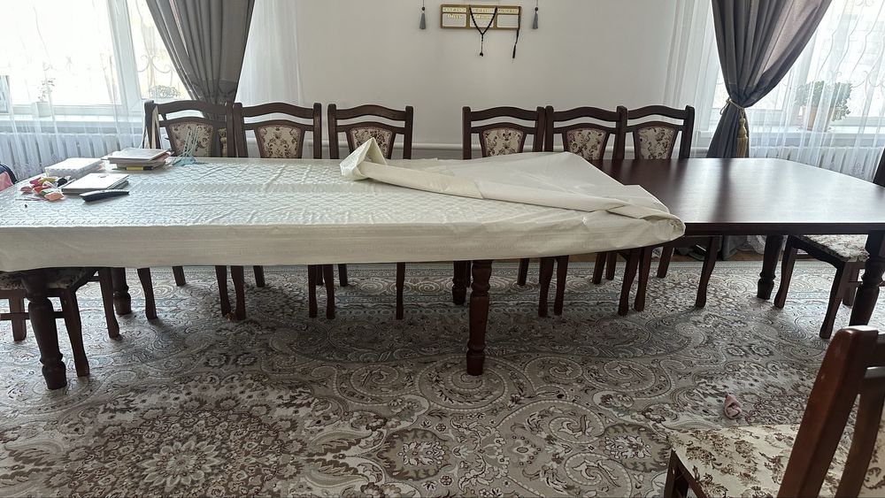 Продам стол гостинный