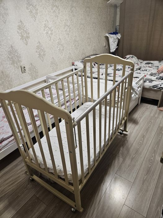 Продам детскую кроватку