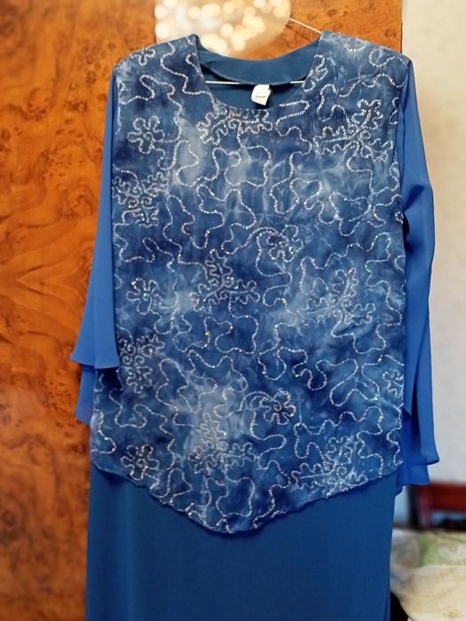 Продается женское платье