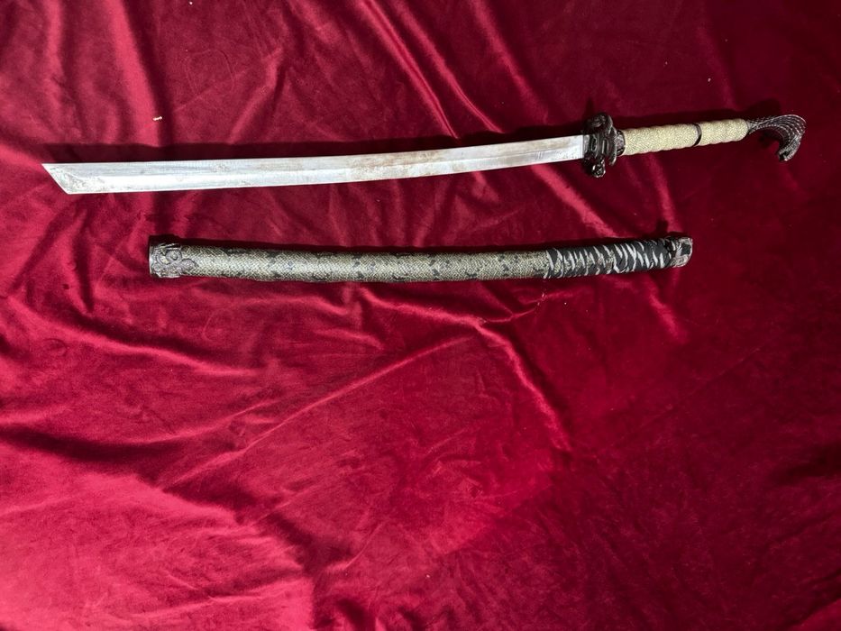 Сувенирный меч с подставкой