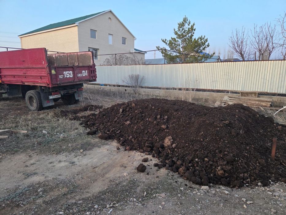 Чернозем ,навоз,перегной,балласт,құм.