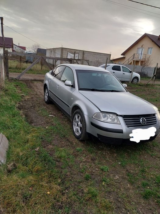 De vanzare passat b5.5 anul 2001 motor 1.6 benzina !5000 de lei