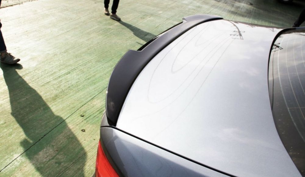 Eleron Lip Codita Portbagaj BMW F90 G30 M4 Vortex Negru Lucios G20