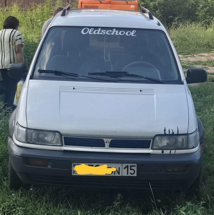 Продам митсубиси спейс руннер