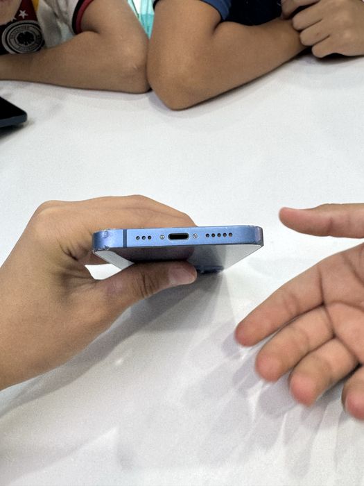 Продается iPhone 13