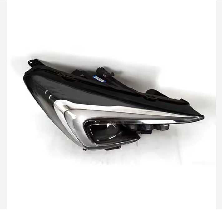 Changan Benben E-star old o'ng fara v nalichi