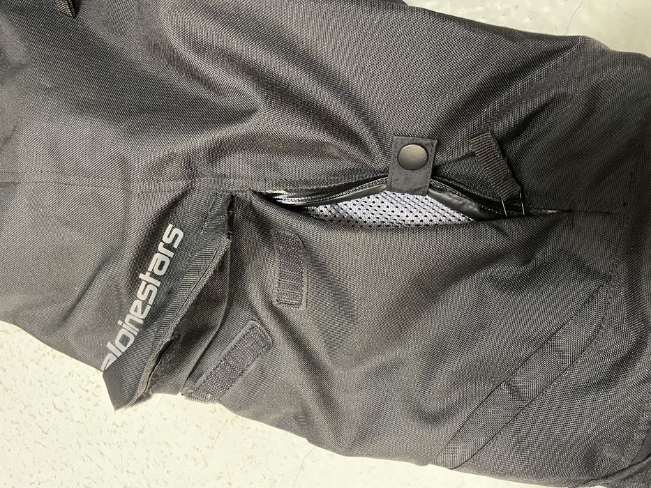 Costum moto Alpinestars Bogota Andes M, cititi anuntul!