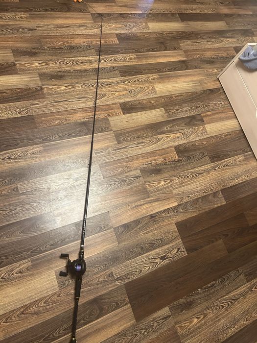 Продам спининг срочно