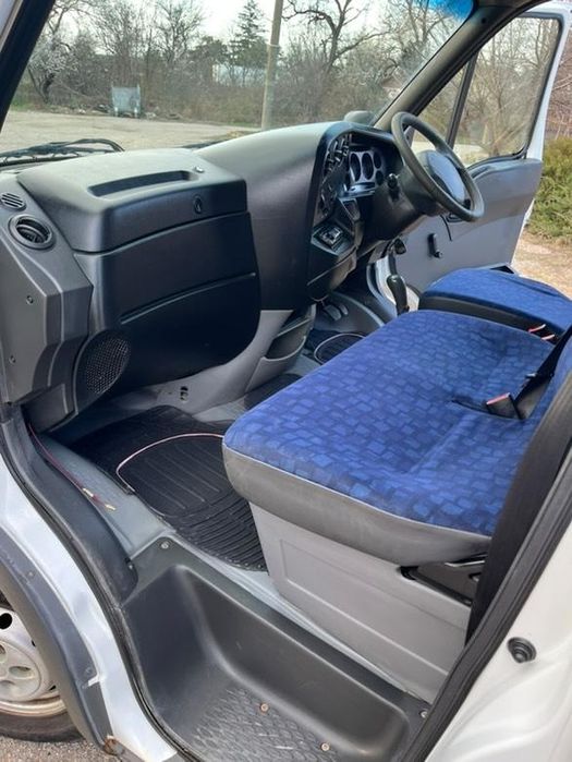 Продавам бус Iveco 35c12