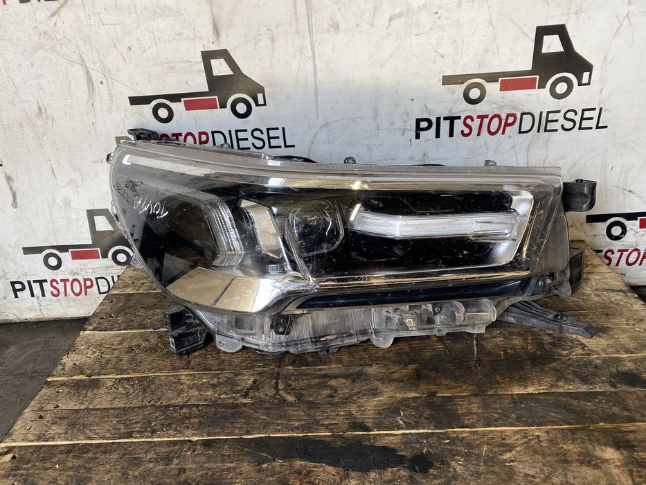 Fata Completa Bot Complet Toyota Hilux 2.4d 2017 2018 2019 2020 2021 2022 2023 2024 Bara Capota Trager Radiatoare Far Faruri Aripa