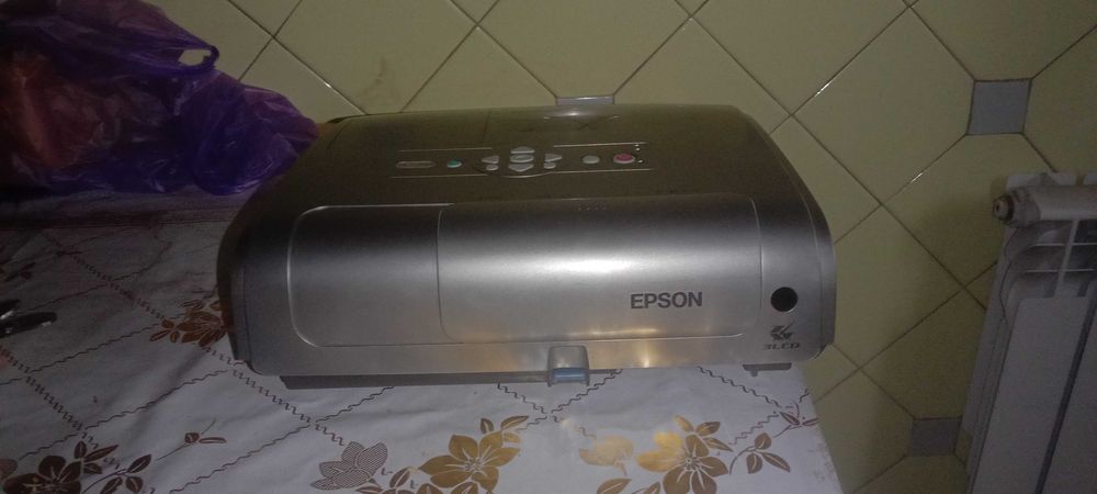 Proektor EPSON 3LCD