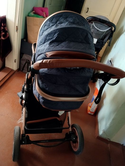 Продам  коляску для малыша