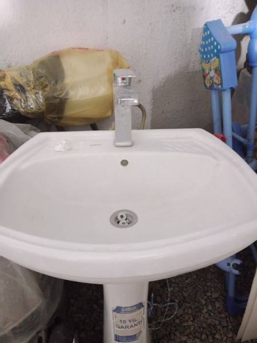 Раковина керамическая