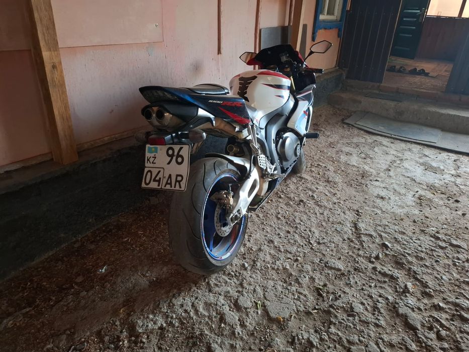Мотоцикл хонда 1000 RR