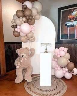 Украса  от балони за погача, украса за кръщение, украса за рожден ден