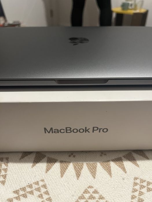 Apple MacBook Pro 13” 2022