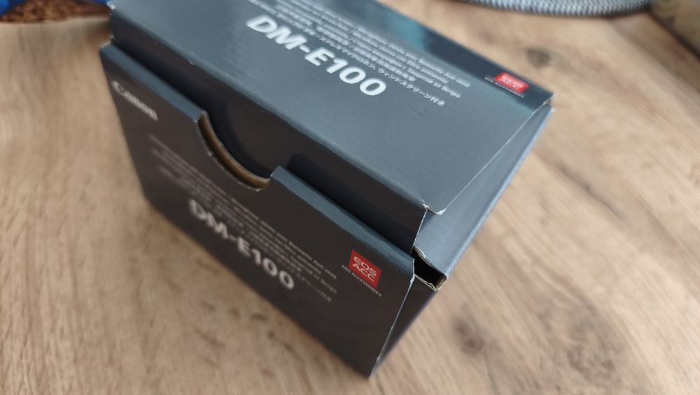 microfon canon DM-e100 NOU la cutie
