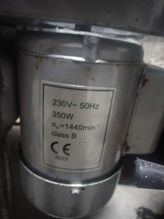 Настолна бормашина със менгеме.
400W / 1400 об.мин
Комплект с менгеме
Отрезната машина за плочки е предназначена за линейно рязане на плочки,