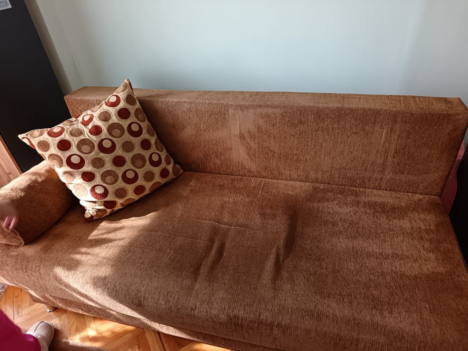 Диван. Добре запзен