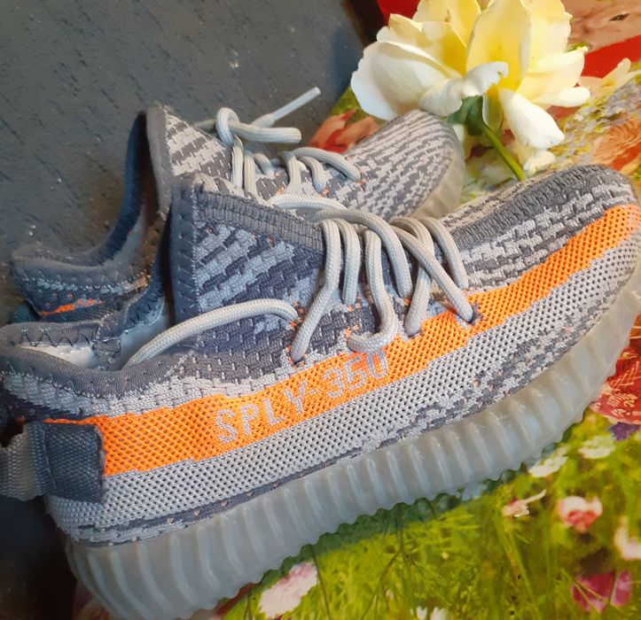 Adidasi Yeezy copii