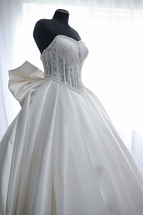 Rochie de mireasă – pentru vânzare sau închiriere