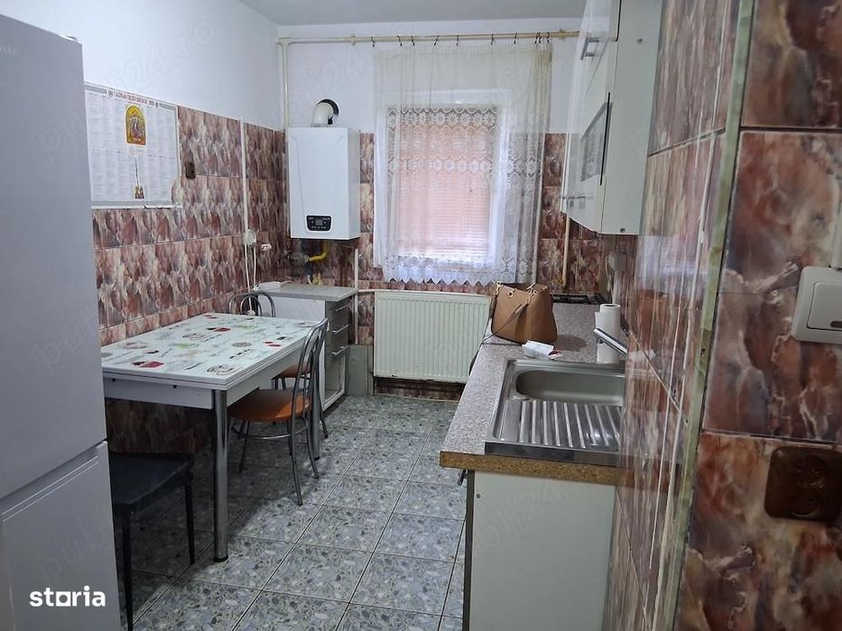 Apartament 3 camere-Decomandat -Zona Lipovei-Parter