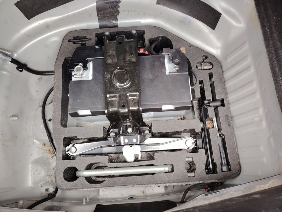 Комплект патерица 19 цола крик ключ кука отвертка VW Audi Skoda Seat