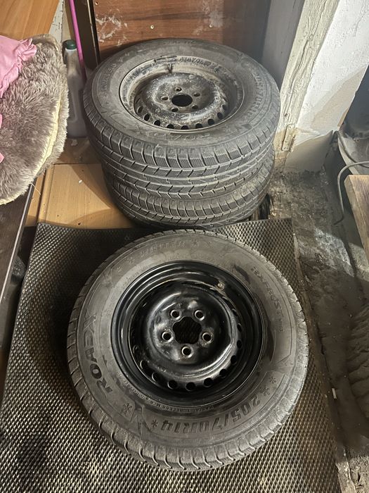 Продам 14-е диски с всесезонной резиной