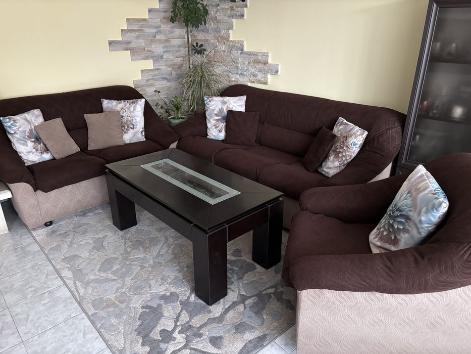 Холова гарнитура и маса