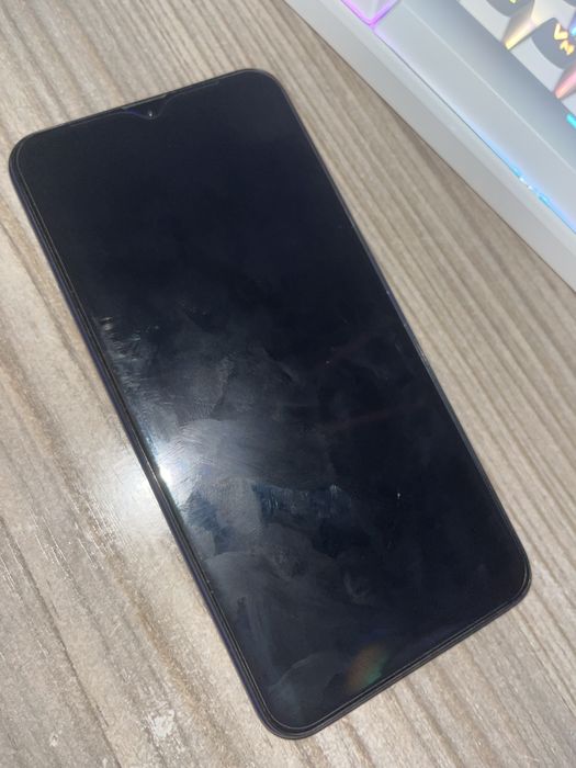 Продам телефон самсунг а10