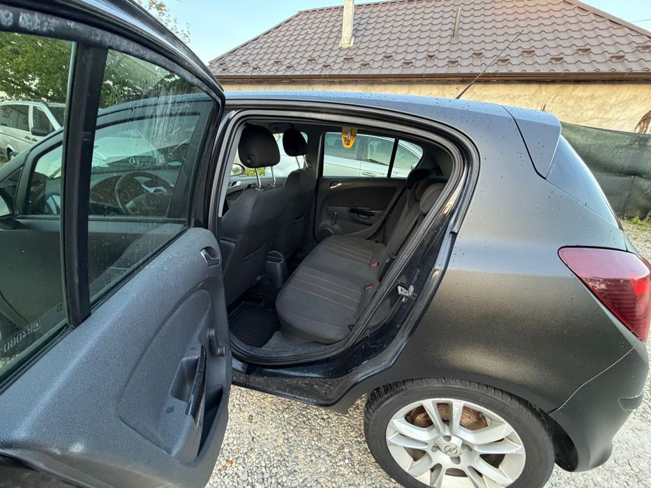 Opel Corsa D 2009  1.4 benzina + gaz . Proprietar