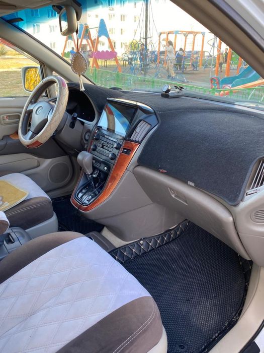 Продам машину Лексус РХ300