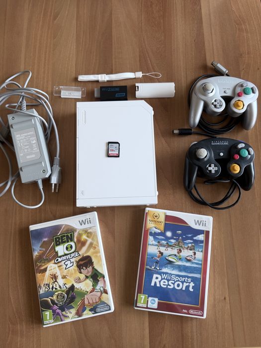 Nintendo Wii 128GB cu controllere gamecube