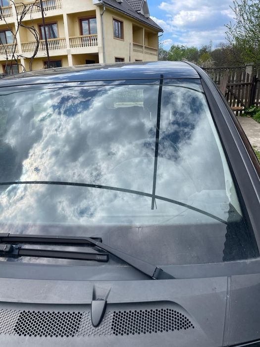 Vând mașină 
Motor 1.9  diesel 
Putere 60 kw ( 81 cai ) 
An 2006 
Consum 4,5l /5,5 l
Mașină înmatricula cu asigurare și itp expirate
Oferim fiscal.