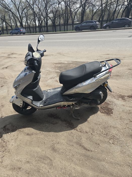 Продам мопед м8.