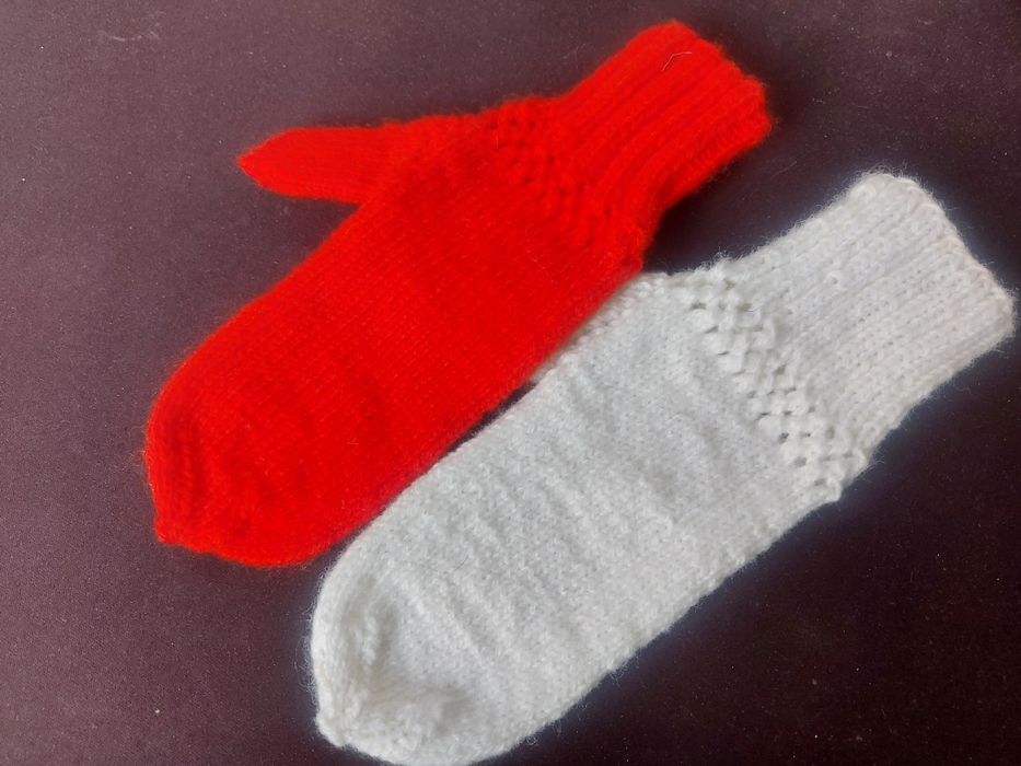Варежки женские , продам