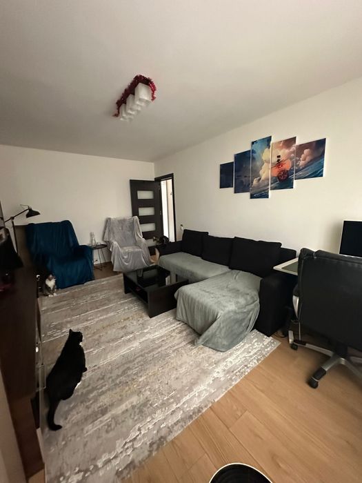 Vand apartament 2 camere decomandat, etaj 3/4 zona 1 Mai Craiova