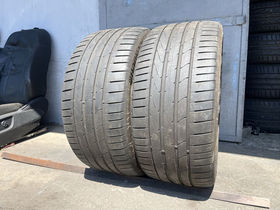 2 бр. летни гуми 245/35/19 Hankook AO DOT 2318 4 mm