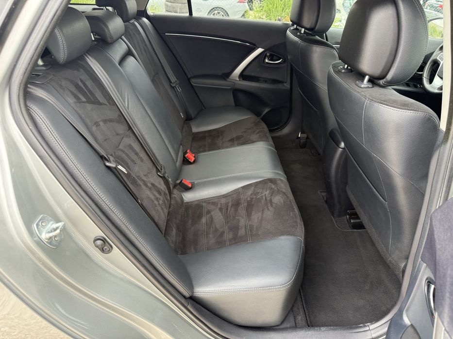 Toyota Avensis 1.8 VVT-i FACELIFT / EXECUTIVE / Navi