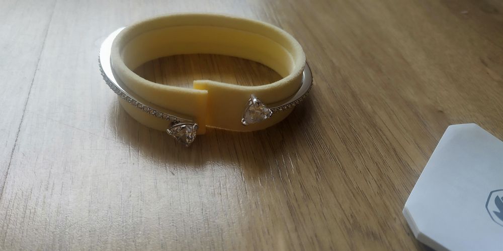 Оригинална гривна на Swarovski