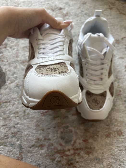 Маратонки Guess