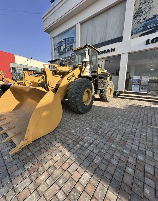 Фронтальный погрузчик SEM 655D