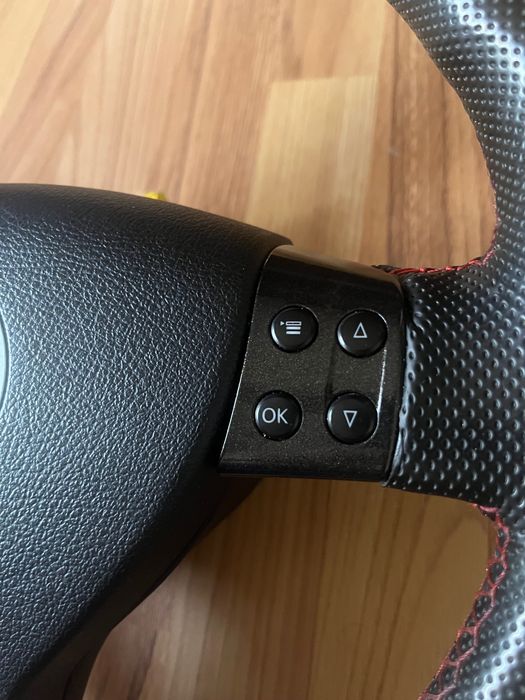 Volan cu comenzi vw golf 5 passat b6 tiguan cu 8 butoane si airbag