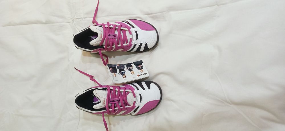 Кроссовки женские