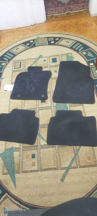 Полики коврики на Камри 80