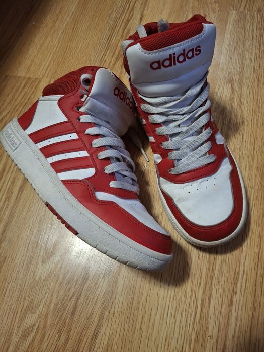 Încălțăminte originala.