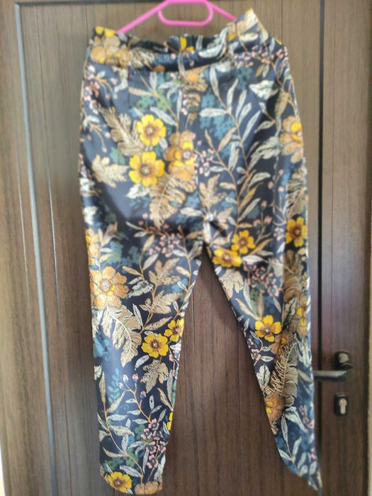 летен цветен панталон Stradivarius с висока талия