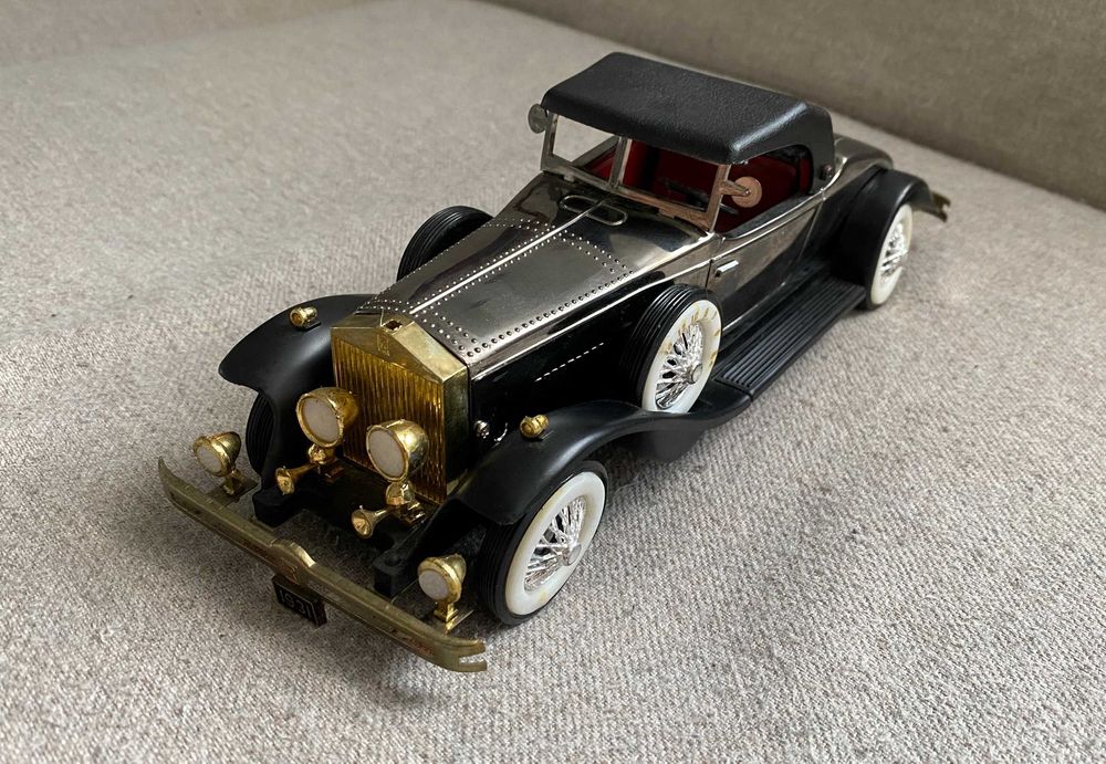 Macheta cu radio inclus Rolls Royce Phantom II în cutie Hong Kong